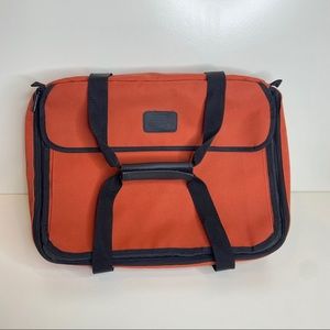 - Pyrex | Portables To Go Food Carrier Black Orange